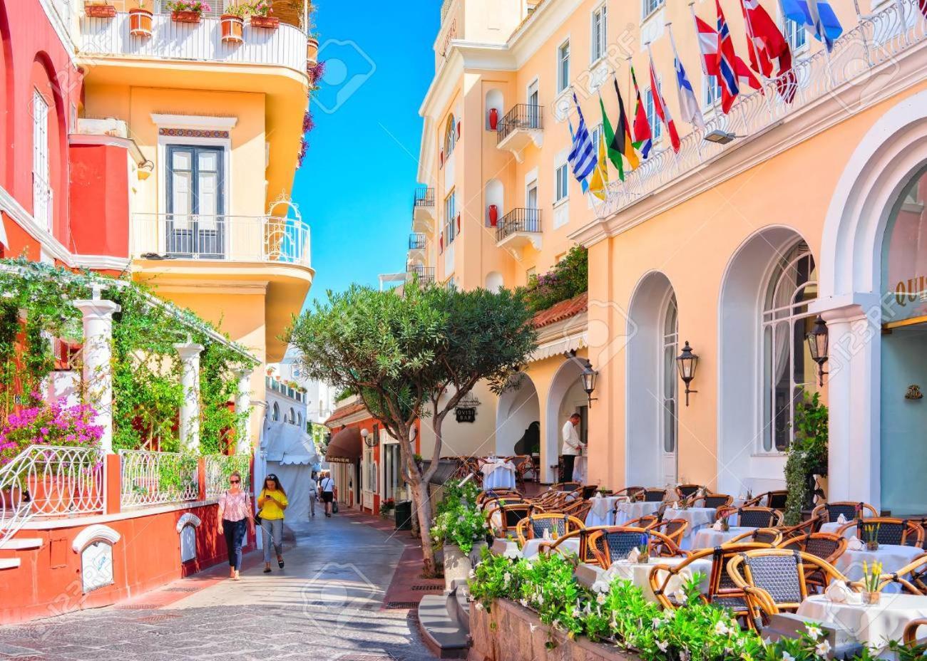 Donna Lena Relais Napoli Acomodação com café da manhã Exterior foto