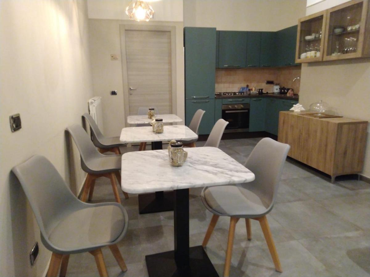 Donna Lena Relais Napoli Acomodação com café da manhã Exterior foto